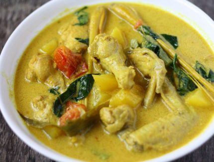 Indonesian Turmeric Chicken Curry – Mild