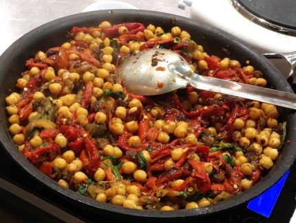 Roasted Capsicum and Zingy Chickpeas Medley