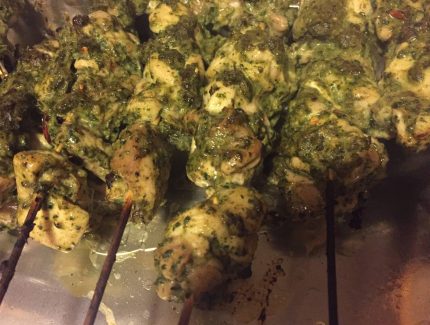 Green Chicken Tikka (Hariyali Chicken Kebab)